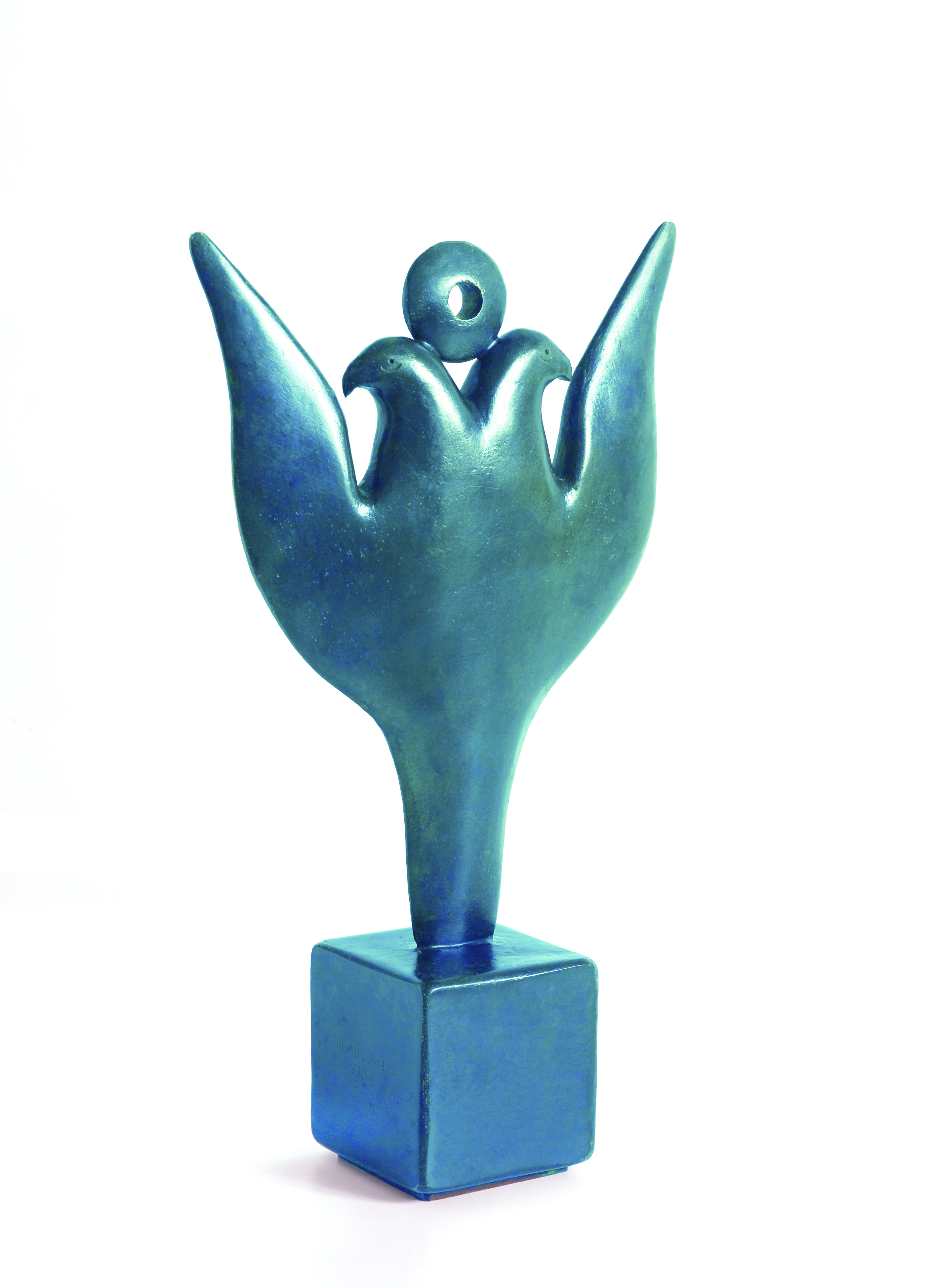Estatuilla premios Consejo Social con la figura de un águila bicédala