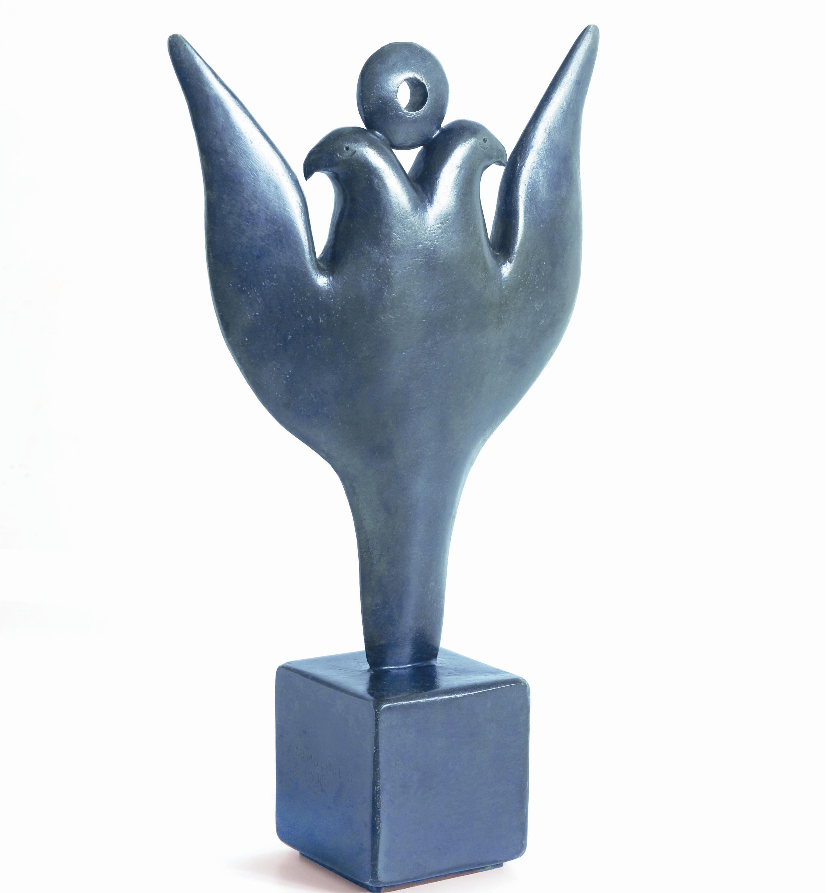 Escultura Premios Consejo Social, forma águila bicéfala